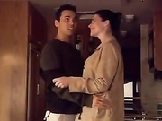 Пещерная девушка