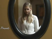 Лесбийская мама воспитывает чувственную  девушку.