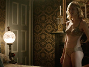 Секс сцены Ивонн Страховски в Manhattan Night (2016)