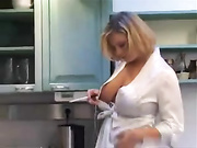 удивительная мачеха на кухне