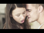 После утреней тренировки при сунул подруги на кухне.