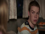 Мам с дочкой учат паренька целоваться