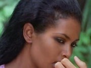 Зеуди Арая Кристальди голая часть 1