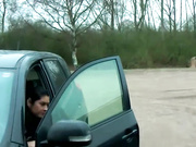 Фрик телок пускают по кругу толпе мужиков в масках