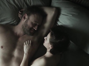 Manuela Velles секс в постели с бородатым мужиком Musa