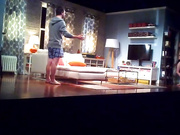 Аманда Сейфрид раздевается на театральной сцене!!