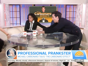 Dylan Dreyer испугалась в эфире и светанула трусами