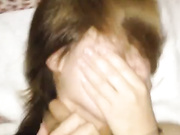 Офисная девушка была настолько ошеломлена чувством, что стонала очень тяжело.