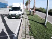 Сучка Rossella Visconti отплатила парню за ремонт своей Газели, пизденкой и ротиком