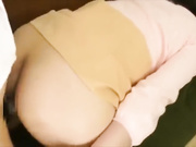 Мать помогает сыну учиться, мотивируя его сладким минетом и киской