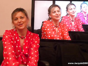 Французская маман Lorène отдалась двум мужикам для ебли во все щели