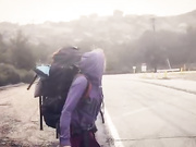 Парни в охотничим домике в плохую погоду трахают в два шланга блондинку Zoey Monroe