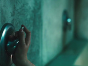 Карла Гуджино, Гайт Янсен, Елена Анайя - Jett S01 E03 разборки в душе