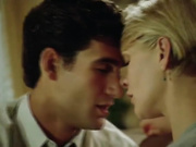 Андреа Томпсон поцелуи и немного сисек