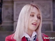 Школьница Дарсия Ли фантазирует о ебли с учителем