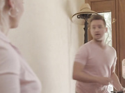 Бритая пизда London River в матери и пасынки