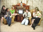 Русская семья наслаждается трахом.