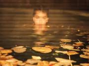 От вечеринок в Париже до пустынь Юты, Рита Ора полу голая