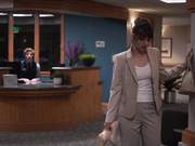 Ana de Armas выходит с голыми сиськами из бассейна