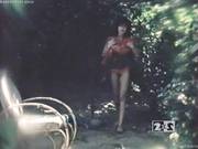 Двое на голой земле - дама голая вытирается