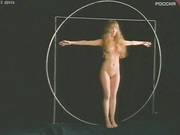 Джоконда на асфальте голая женщина позирует художнику