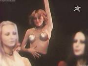 Дознание пилота Пиркса_девушки трясут сиськами на танц поле