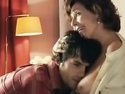 НЕ его мама приласкала грудью