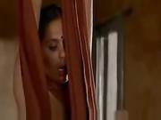 Индийская красотка в китайском фильме  (вырезанные секс сцены)