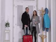 Платит киской за аренду 5