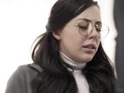 Любительница Книг Уитни Райт в хардкорном порно