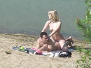 Любительская парочка пришла к речке поебаться