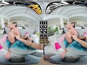 VIRTUAL PORN - Birthday Surprise For Cute Teens Xxlayna Marie