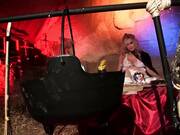 Cogida de tetas y comida de coño de una morena y una rubia Alexis Silver y Pippa Dee