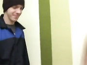 Слесарь-сантехник и девочка