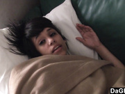 Пряным утром Морена мастурбирует делая, очень мило