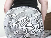 Реально бабушка с жирной задницой и жаждуещей старой пиздой