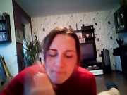 Дрочит любительница