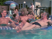 Голые Синтия Томпсон , Мишель Бауэр в Девчонка - сорванец 1985