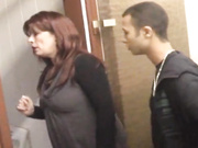 Новый молодой ученик трахает меня в раздевалке